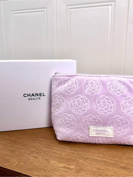 CHANEL Handbags - CHANEL Beauté Lilac purple Camellia Cosmetic Pouch NIB